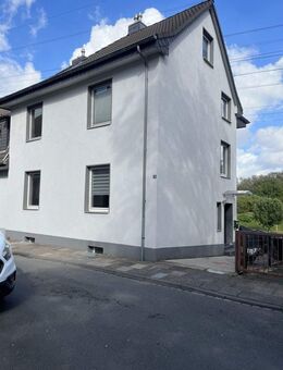 Geräumiges 6-Zimmer Reihenhaus in Duisburg-Süden - Duisburg