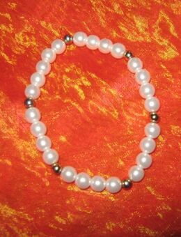 NEU* Ausgefallen, zeitlos, elegantes  * Perlen * Armband * naturweiß- gold * - Riedlingen Zentrum