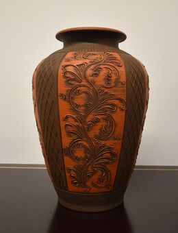 Standvase, Amphore aus Ton-Keramik mit floralen Ornamenten, rotbraun, 43 cm hoch - München