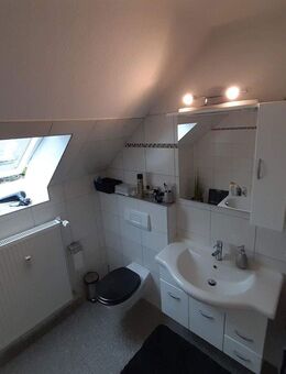 Schöne 2-Raum-DG-Wohnung mit EBK und Loggia in Bad Oeynhausen-Rehme - Bad Oeynhausen