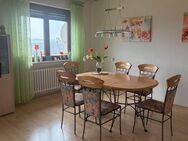 Zweifamilienhaus in Schonungen, OT mit großem Grundstück und 2 Garagen - Gädheim