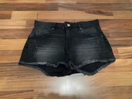 Damen Jeans Shorts von H.M für 1.50€ - Köln