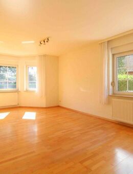 RESERVIERT! Einfamilienhaus mit 6 Zimmern und kleinem Garten mittig zwischen Berlin und Hamburg - Groß Laasch