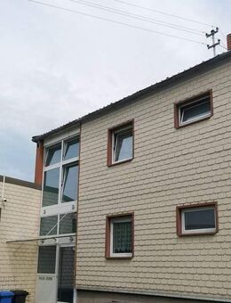 RESERVIERT - 2 Familienhaus mit Büroeinheit, Garage und Parkplätzen - Ludwigshafen (Rhein)
