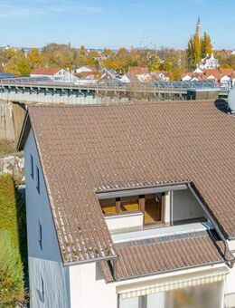 PROVISIONSFREI* - Innenstadtnahe 3 1/2-Zimmer-Dach-ETW, Loggia, EBK und Garage, Landshut-Achdorf - Landshut