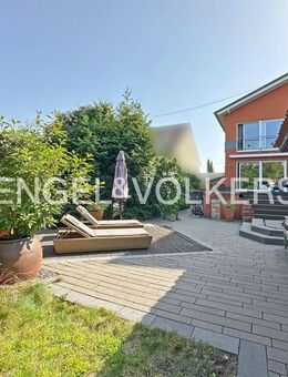 Energieeffiziente Doppelhaushälfte mit Garten, Sauna, PV-Anlage, Wärmepumpe und Garage - Kettig