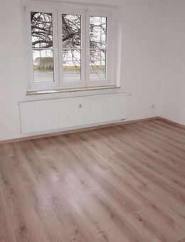 Balkon an der Küche + Bad mit Fenster ! - Chemnitz
