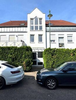 **Stilvolle Dachgeschosswohnung mit Galerie - 2,5 Zimmer in sonniger, ruhiger Lage** - Winnenden