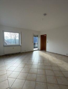 Gepflegte 2-Zimmer-Wohnung mit großem Balkon und Stellplatz in Kaufungen! - Kaufungen