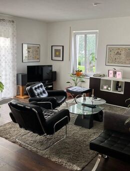 ** Sehr schöne helle und moderne 2-Zi-Whg mit Balkon und EBK ** - Regensburg
