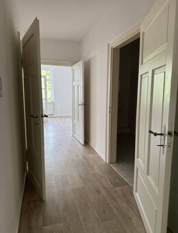 Schöne 3 Raumwohnung mit Kachelofen 1. OG in Mylau - Mylau Zentrum