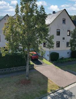 Großzügiges Einfamilienhaus mit vielseitig nutzbarem Nebengebäude - provisionsfrei - Aßlar