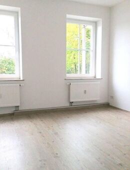 !! 4-Zimmer-Wohnung mit 2 Bädern, Balkon und PKW-Stellplatz !! - Chemnitz