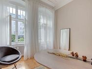 Unser kleines Erdgeschoss-Juwel: Wertig sanierte 2-Zimmer-Wohnung mit Stuck, Wohnküche, Terrasse - Berlin