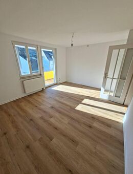 ** S-ROHRACKER: Schöne, gepflegte und helle 3-Zi.-Wohnung * TL-Bad * großer Balkon ** - Stuttgart