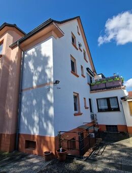 Gepflegtes 3 Familienhaus in zentraler Lage von Rüsselsheim, eine Wohnung ist frei! - Rüsselsheim