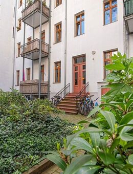 Vermietet: 2 Zimmer + Balkon + nahe Rosenthaler Platz - PROVISIONSFREI INVESTIEREN - Berlin
