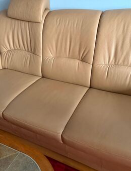 Beige Ledercouch 2 Teile neuwertig mit Kopfstütze - München Neuhausen-Nymphenburg