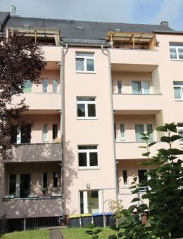 Vermietetes Mehrfamilienhaus mit 8 Wohnungen und Balkonen - Chemnitz