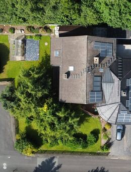 Hochwertiges MFH, viele Möglichkeiten, PV-Anlage, Garage, Sauna, PROVISIONSFREI - Bad Emstal