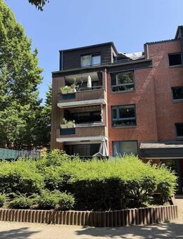 Modernisierte Eigentumswohnung im 1. OG mit Balkon und TG-Stellplatz - Ahrensburg