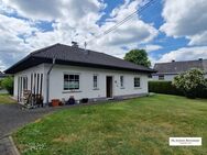 Ebenerdiger Bungalow mit 2 Garagen und pflegeleichtem Grundstück! - Bellingen