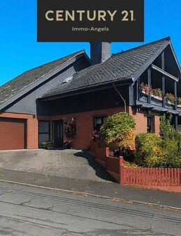 Modernisiertes Architektenhaus mit Einliegerwohnung, Sauna & Kamin - Ihr Zuhause mit Charakter - Bad Laasphe