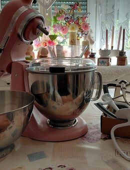 KitchenAid Artisan Küchenmaschine + umfangreiches Zubehör - Falkensee
