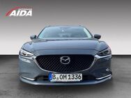 Mazda 6, 2.0 L 2023 5WGN G 165ps 6MT FWD CENTER-LINE, Jahr 2023 - Berlin