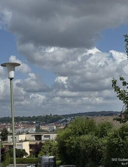 Charmante Dachgeschoßwohnung mit Terrasse und Tiefgaragenstellplatz + Keller am Wildpark Pforzheim - Pforzheim