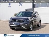 VW T-Cross, 1.0 TSI Style AID S, Jahr 2023 - Rostock