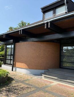 ST. AUGUSTIN NIEDERBERG, freist. EFH mit ELW, 8 Zimmer 258 m² Wfl. 2 Garagen, Keller, gr. 1.527 GrSt - Sankt Augustin