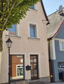 Stadthaus mit Laden im EG - Feuchtwangen