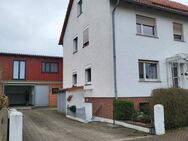 Paketverkauf Einfamilienhaus mit MFH mit 3 Wohnungen - Wehretal