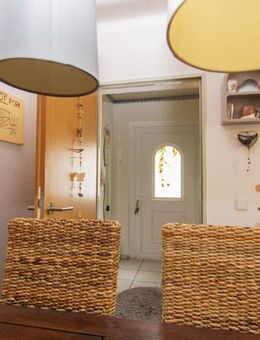 Selbst wohnen oder doch Anlageobjekt? 3 Häuser 4 Wohnungen mit sep. Eingängen! - Castrop-Rauxel