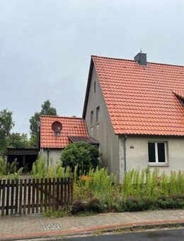 Bezugsfreie Doppelhaushälfte mit Keller in 29386 Hankensbüttel - Hankensbüttel