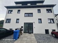 Neubau mit BalkonTerasse und EBK: Geschmackvolle 5 -Raum-Maisonette-Wohnung mit geh. Innenausstattung - Neudenau