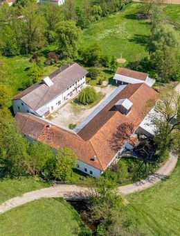 Traumhafter historischer Dreiseithof mit großem Grundstück und Ausbaupotential nahe Erding - Bockhorn (Bayern)