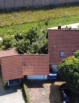 Modernes Doppelhaus mit 2 Küchen - 2 Wohnungen in Wenzenbach - Für Handwerker ein muß! - Wenzenbach