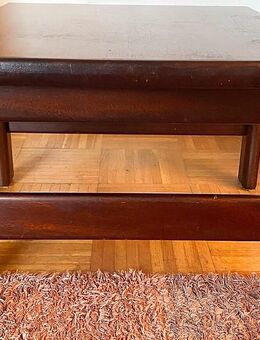 Massivholz Tisch - stabil und gepflegt - Eime