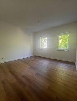 ZU VERKAUFEN: Zentral gelegene, teilsanierte 2-Zimmer-Wohnung direkt an der Soester Wallanlage - Soest