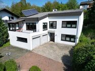 Erholung beginnt Zu Hause - Einfamilienhaus mit Einliegerwohnung im Grünen von Bad Emstal - Bad Emstal