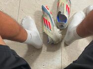 verkaufe getragene Socken sowie Fußballschuhe - München