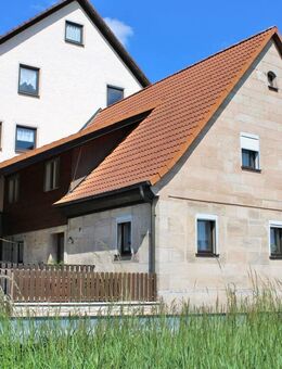 4,5-Zimmer-Eigentumswohnung in Form eines Sandsteinhauses in Heßdorf - Heßdorf