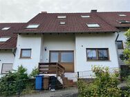 Reihenmittelhaus in ruhiger Lage, Kamin, Terrasse, 2 Stellplätze - Queidersbach