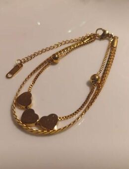 Elegantes mehrreihiges Armband mit Herzanhänger - Viernheim