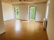 Helle und ruhige Souterrain Wohnung in Top Lage im Markt Nittendorf mit Garten, EBK und Stellplatz - Nittendorf (Markt)