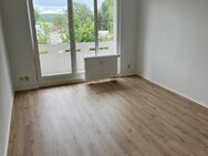 Neu sanierte 4 - R - Wohnung mit Balkon in Münchenbernsdorf zu vermieten! - Münchenbernsdorf