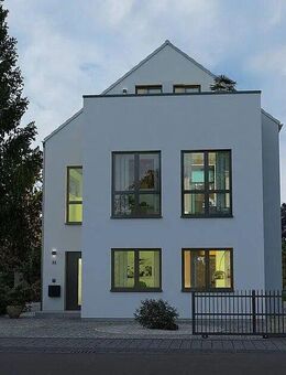 Klassisches & elegantes Stadthaus mit Einliegerwohnung - Naila