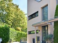 Bevorzugte Anwohnerlage! Freistehendes 1-Familien-Haus mit Einliegerwohnung in Top-Zustand - Ludwigsburg